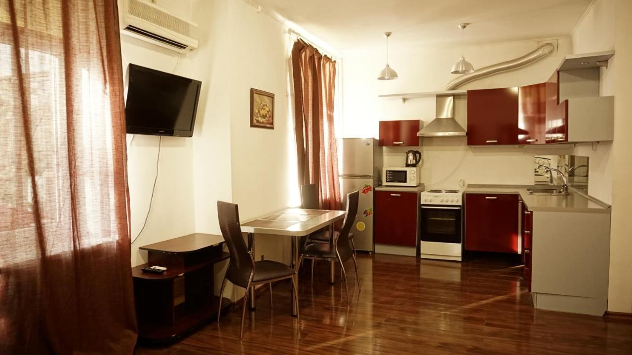 Doba In Ua Centre Apartments Днепър Екстериор снимка