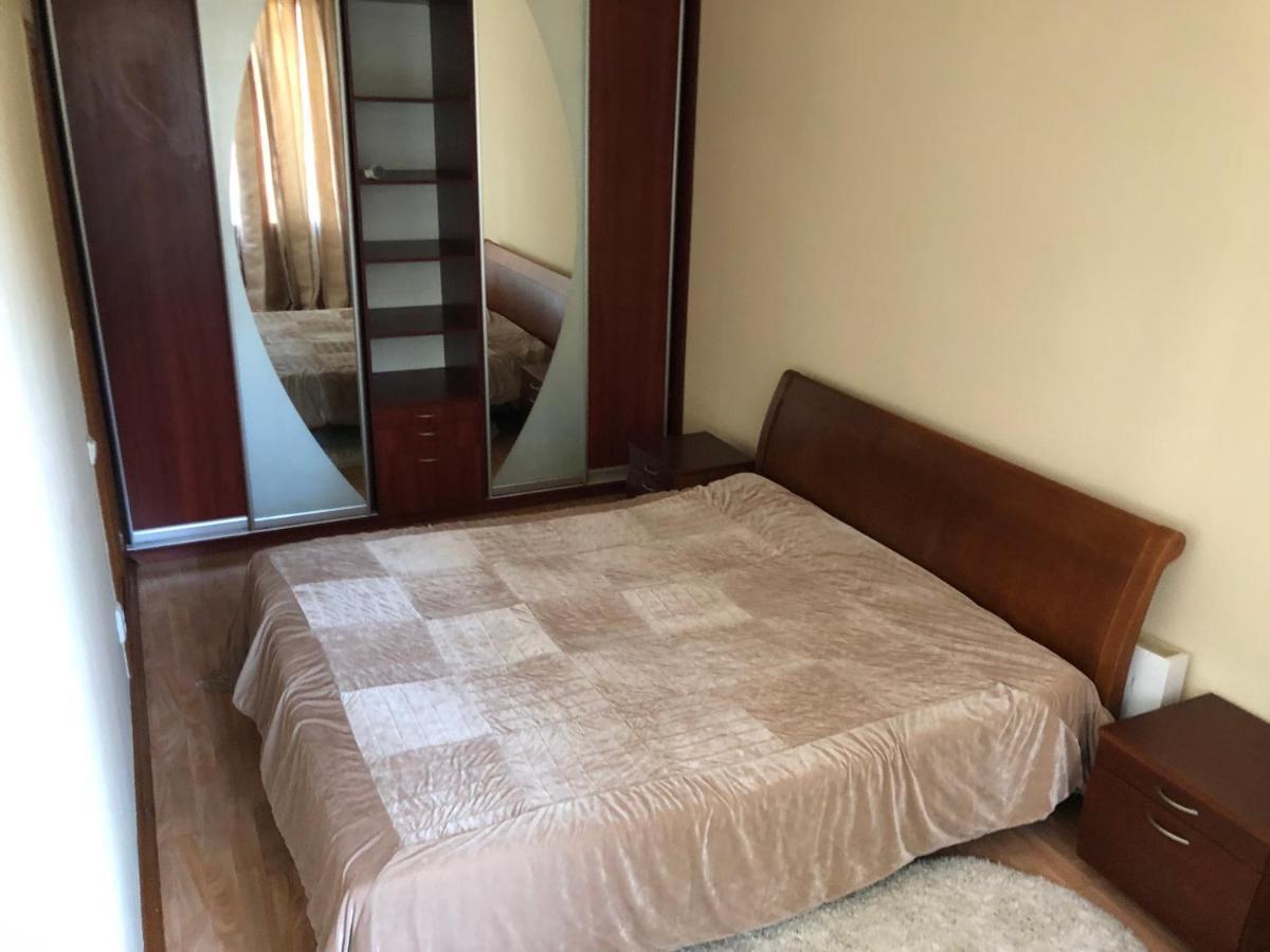 Doba In Ua Centre Apartments Днепър Екстериор снимка